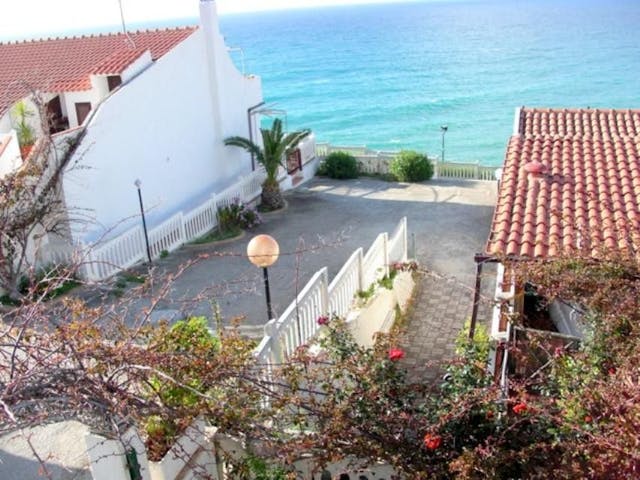 Sea view villa in Calabria Ref 400