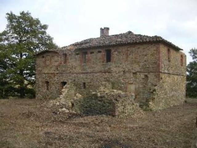 Farmhouse with annexe of 430 sqm  to be restored - LA CASALINA - P007