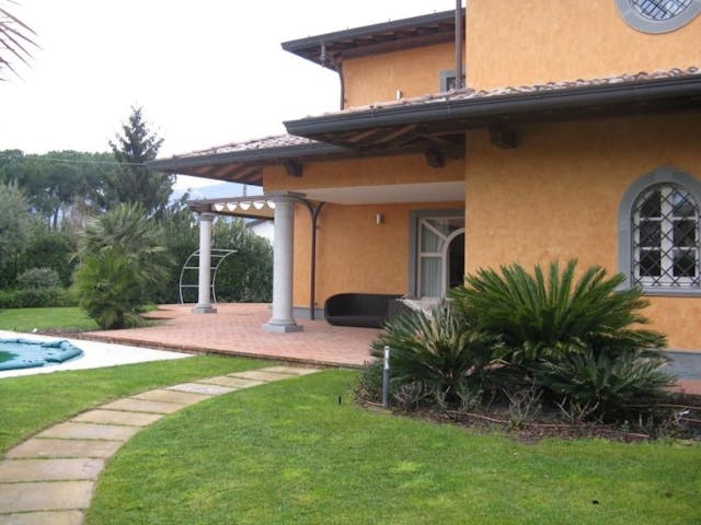 Villa with swimming pool in  Forte dei Marmi