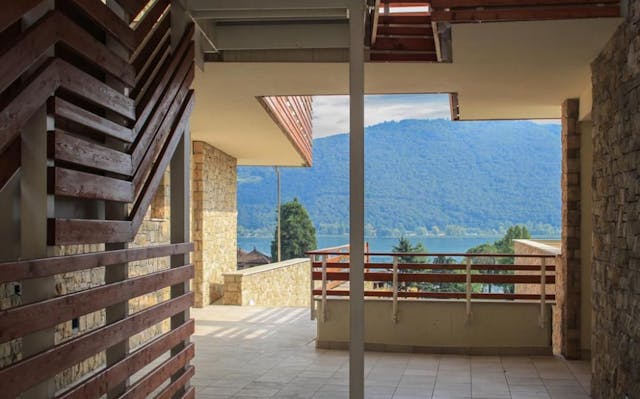 New built apartment on Lake Iseo. Ref 3928
