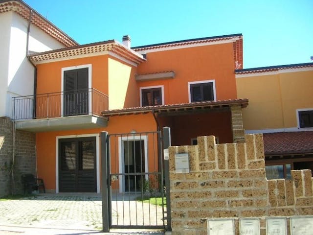 New detached house with garden in Abruzzo    ref CH145FRN