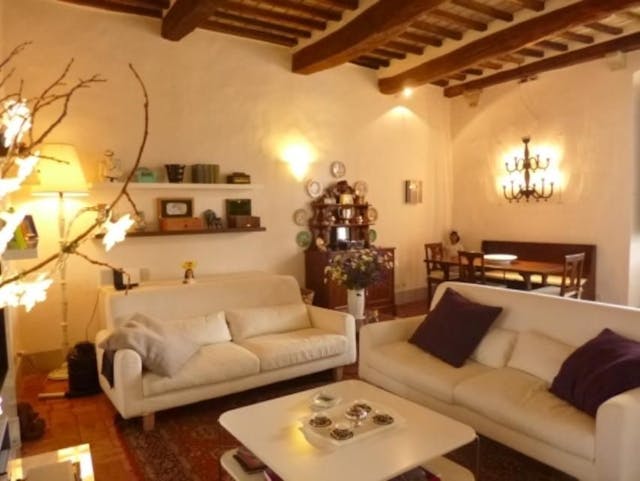 Home in restored 16th century nobleman's palazzo Ref: B2