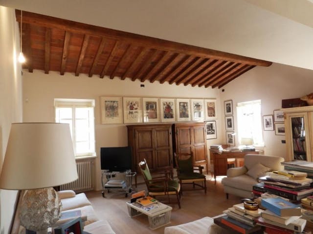 Renovated apartment in heart of Lucca Ref: PR06-02