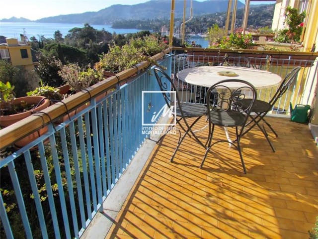 Sea-view apartment in Liguria Ref: V515