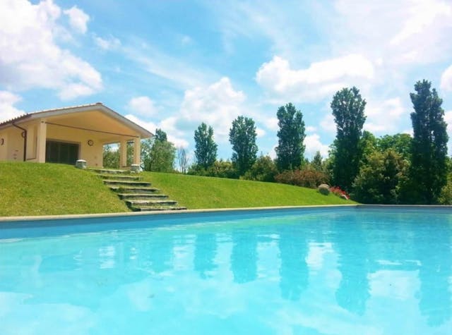 Detached villa with pool near Rome Ref: TRE113