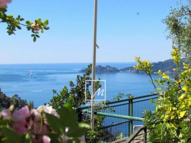 Sea-view rustic home to renovate in Liguria Ref: V536