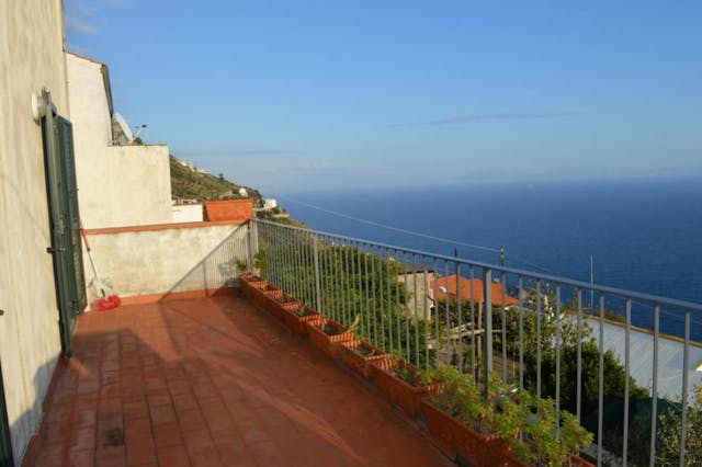 Sea-view terraced detached Amalfi coast villa Ref: VIF73