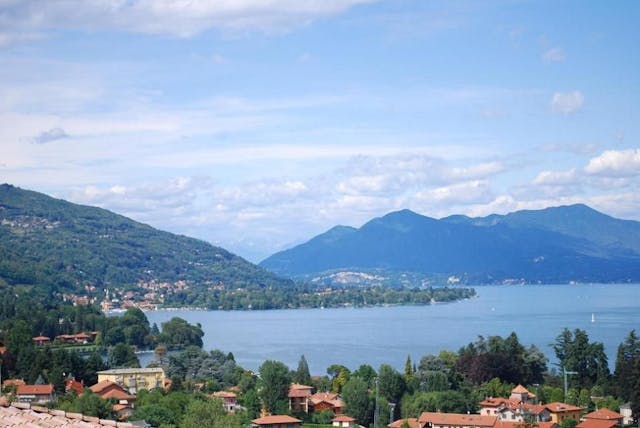 Lake Maggiore newly-built lake-view villa with pool Ref: Meina 65