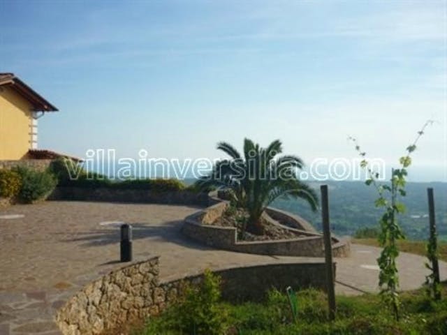 Sea view hilltop villa in Tuscany Ref: V8610 