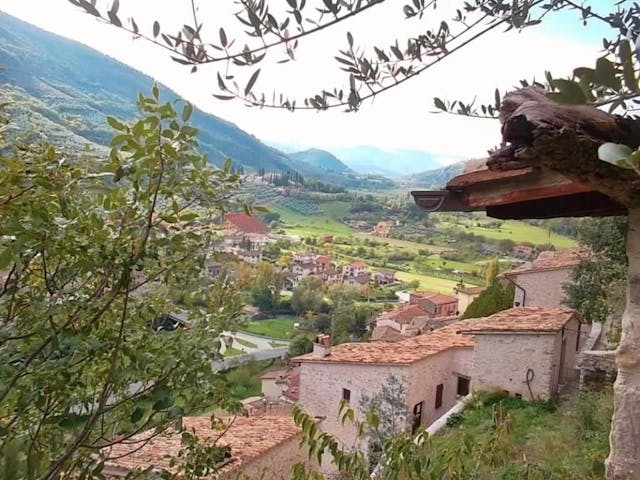 Stone town house in Umbria with views Ref.43318