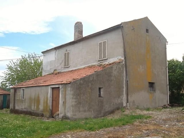 Farmhouse with annex Ref: 586