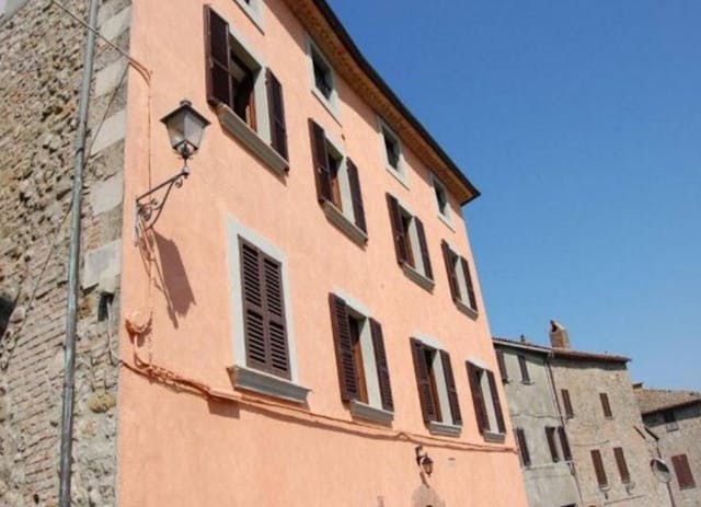 Historic building in Umbria Ref: OR8544