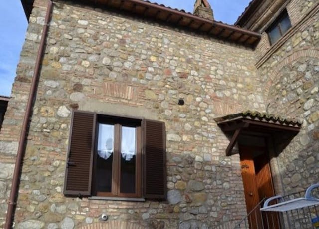 Apartment in the historical centre of Ficulle, Umbria   Ref:OR517M