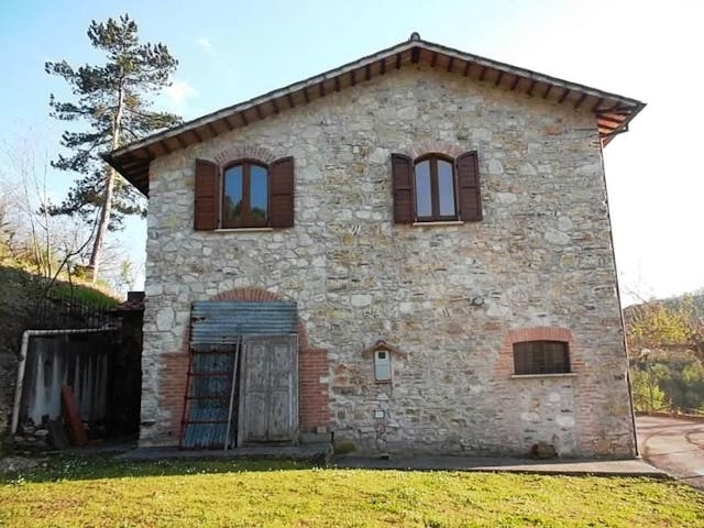Typical renovated country house with land Ref 45489