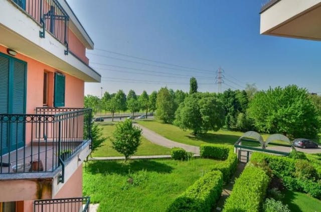 2-bedroom apartment with terrace near Milan Ref: 4032