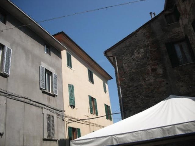 2-bedroom apartment in the historical centre of Piegaro, Umbria Ref: PE5675