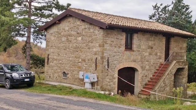 Stone-built detached home in Umbria Ref: UUH148