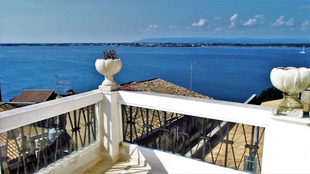Sea-view penthouse in Sicily Ref: 059-16