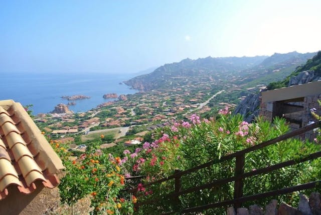 New sea-view villas in Sardinia Ref: FLOWERS
