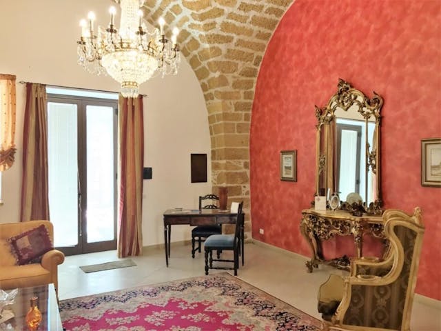 6-bedroom villa with B&B in Sicily Ref: 009-17