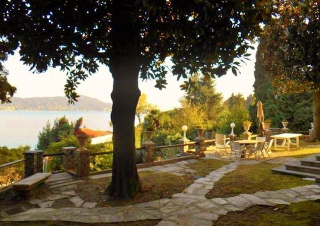 Lake Maggiore villa with lake view and private beach Ref: STR130