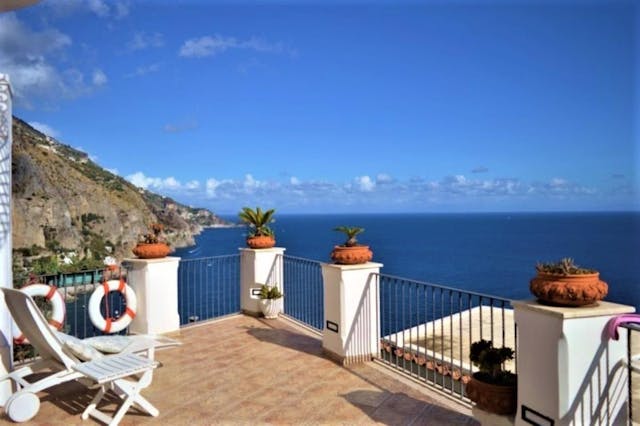 3-bedroom sea-view Amalfi Coast apartment Ref: PRA12