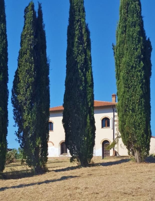 Elegant villa with annexes in Tuscany Ref: APB03