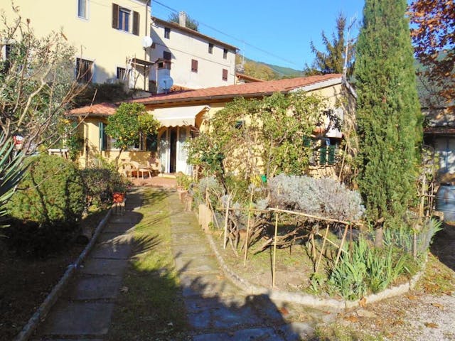 Lovely cottage in an old hamlet near Pisa REF: CQN01
