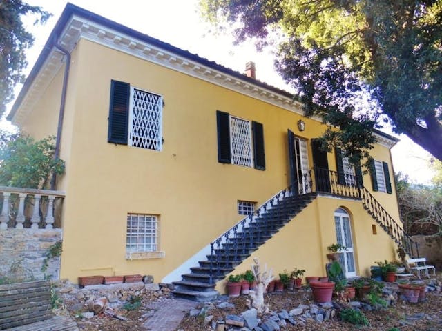 Restored detached 19th villa in Tuscany Ref: CQL01 