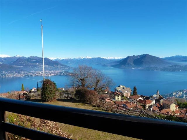 4-bedroom lake-view villa on Lake Maggiore Ref: PRC04-18