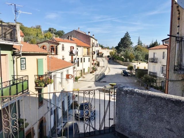 3-bedroom townhouse to renovate in Molise Ref: 224
