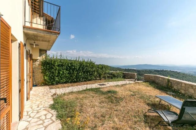 2-bedroom farmhouse in Tuscany - Ref. SIL6545
