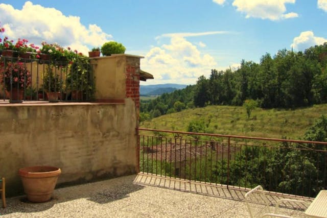 6-bedroom farmhouse to restore in Tuscany - Ref. SIL3487