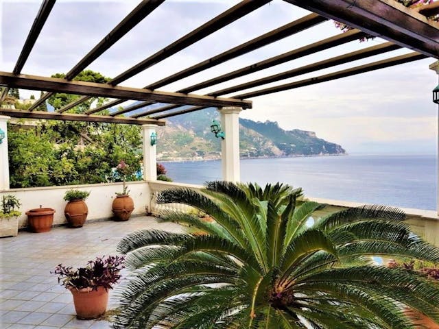Sea-view 11-bedroom Amalfi Coast house with pool Ref: MRD71