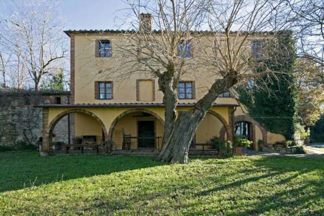 6-bedroom farmhouse with swimming pool in Asciano, Tuscany - Ref. SIL6305