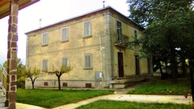 Furnished 6-bedroom villa in Abruzzo Ref:160