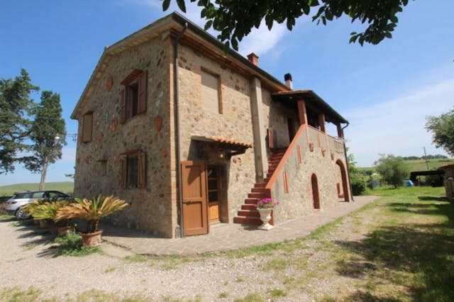 Detached country home with garden in Tuscany Ref. C284 