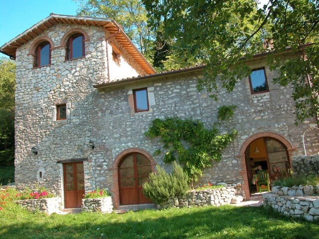 Renovated ancient stone farmhouse, in the greenery – Ref: 61097