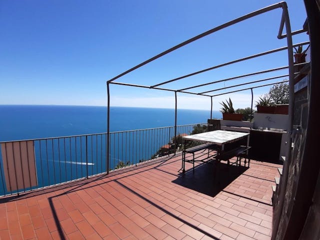 Detached house with garden, terrace and sea view in Tuscany Ref: CAS0037