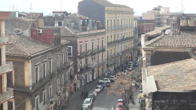 Historic and bright apartment in the centre of Catania Ref: 107-19