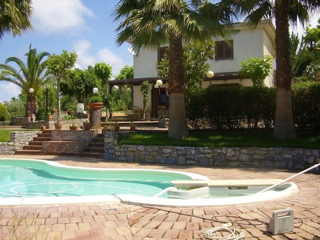 Gorgeous villa with swimming pool, 5-minute drive to the beautiful beaches - Ref: DIA260