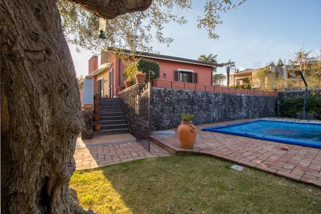 Panoramic villa with swimming pool on the slopes of the Etna volcano - Ref: 031-20