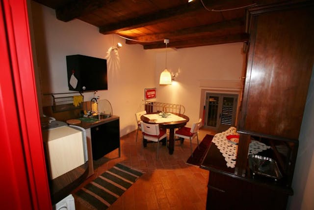 Restored apartment in an ancient building of the historic center - Ref: S0013