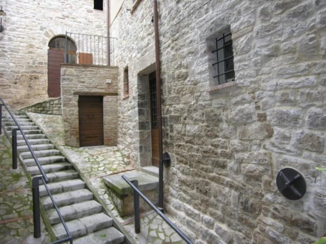 Perfectly restored ancient tower house in the heart of Todi - Ref: CASA TORRE